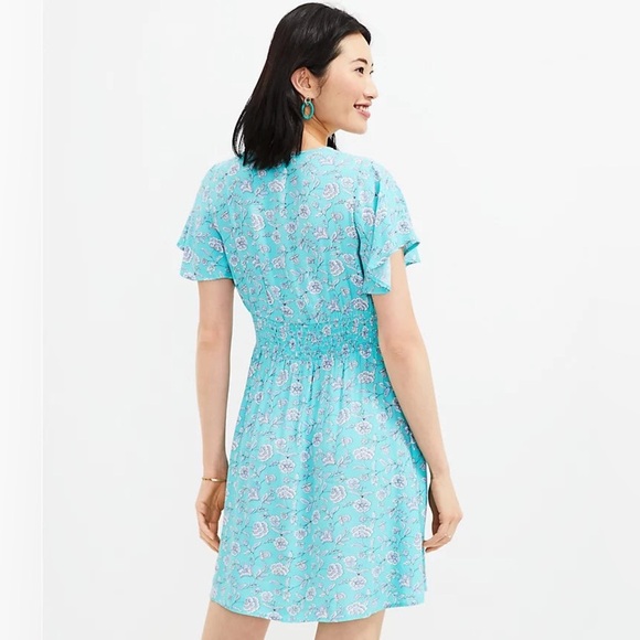 Loft Turquoise Floral V-Neck,flutter sleeve,pockets,airy&flowy, COMFY-size 6 - Picture 2 of 11